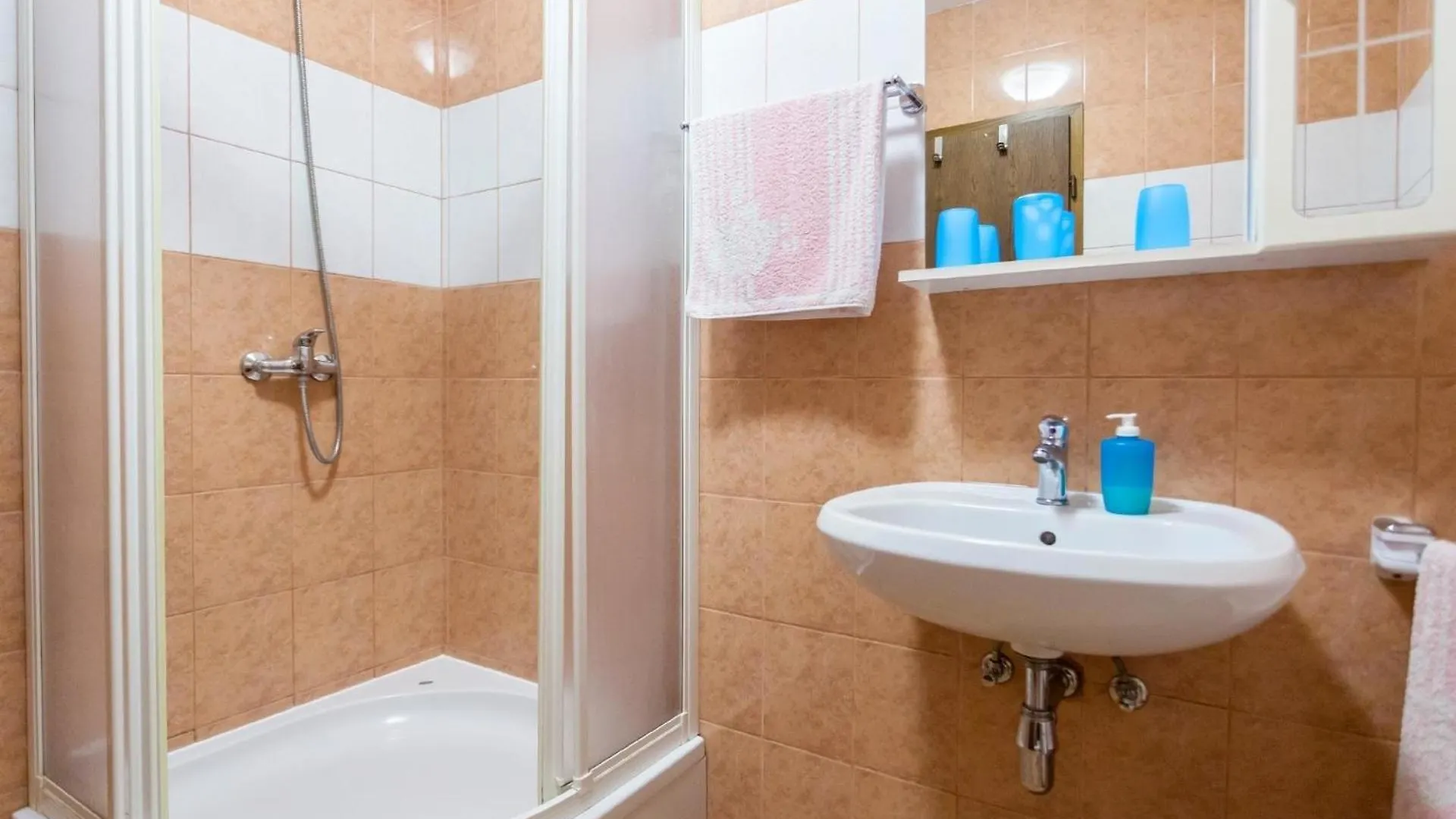 Ferienwohnung Fuer 4 Personen Ca 65 Qm In Njivice, Kvarner Bucht Krk
